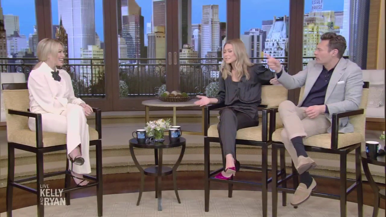 DailyDuff-dot-nl_2023LiveWithKellyAndRyan0018.jpg DailyDuff-dot-nl_2023LiveWithKellyAndRyan0018.jpg