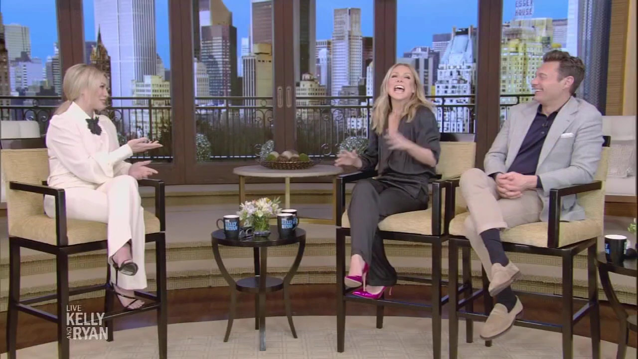 DailyDuff-dot-nl_2023LiveWithKellyAndRyan0031.jpg DailyDuff-dot-nl_2023LiveWithKellyAndRyan0031.jpg