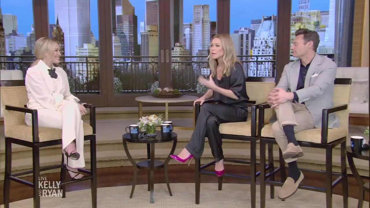 DailyDuff-dot-nl_2023LiveWithKellyAndRyan0058.jpg