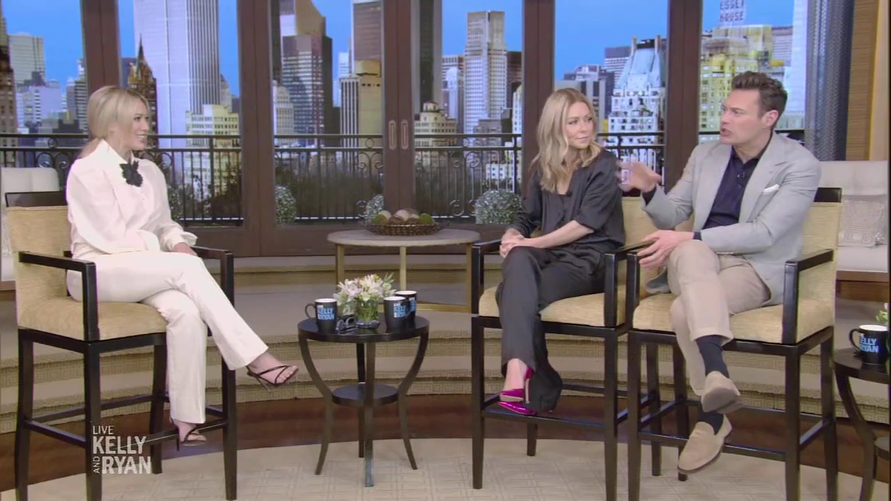 DailyDuff-dot-nl_2023LiveWithKellyAndRyan0066.jpg