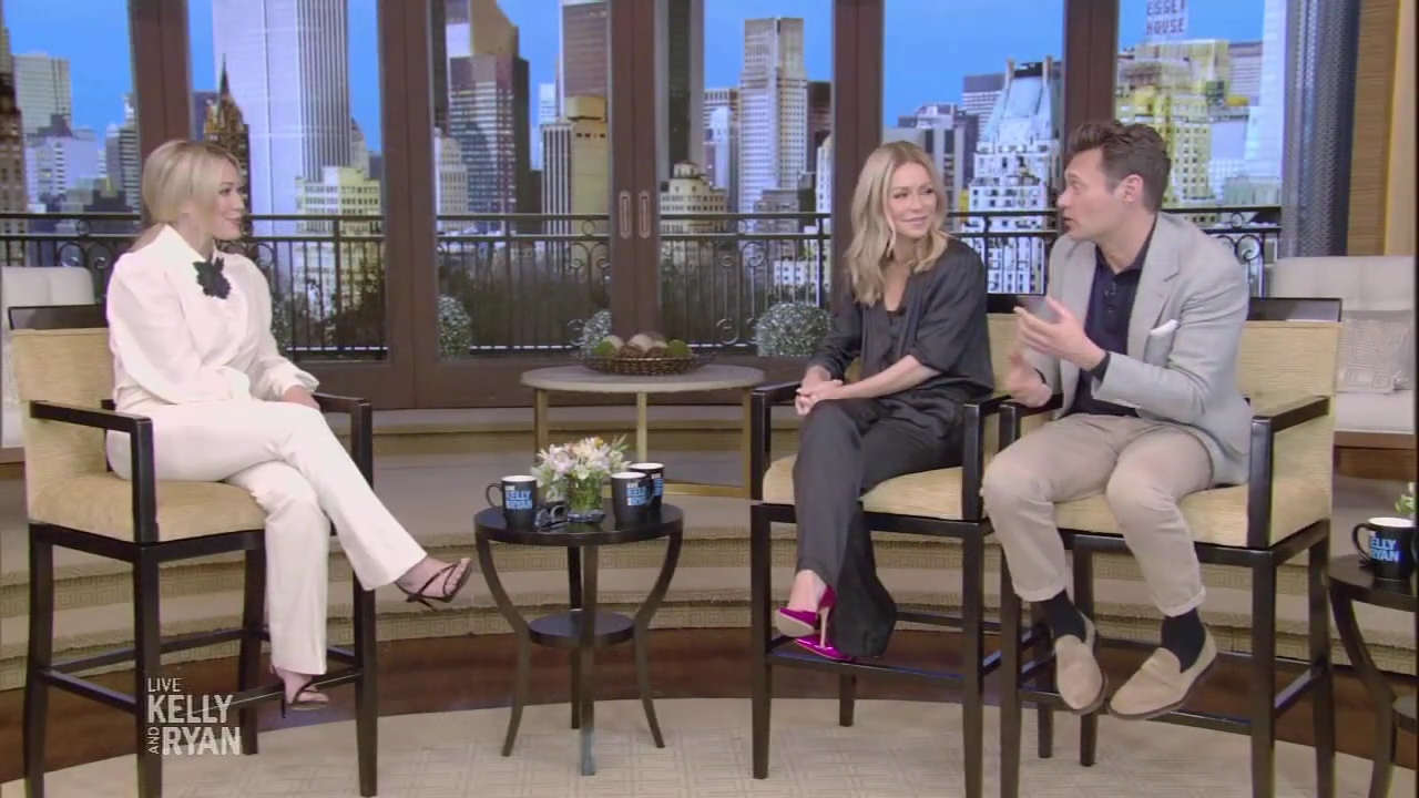 DailyDuff-dot-nl_2023LiveWithKellyAndRyan0099.jpg