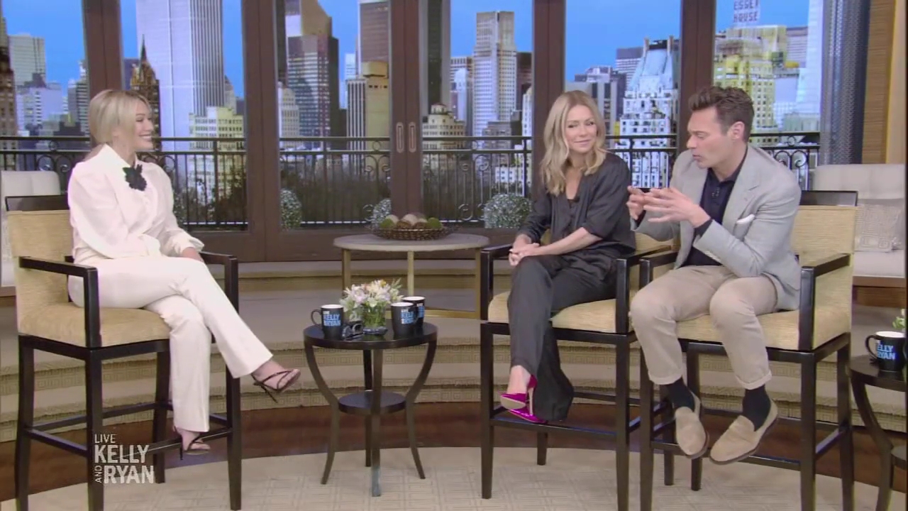 DailyDuff-dot-nl_2023LiveWithKellyAndRyan0100.jpg