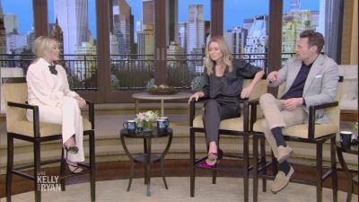 DailyDuff-dot-nl_2023LiveWithKellyAndRyan0019.jpg