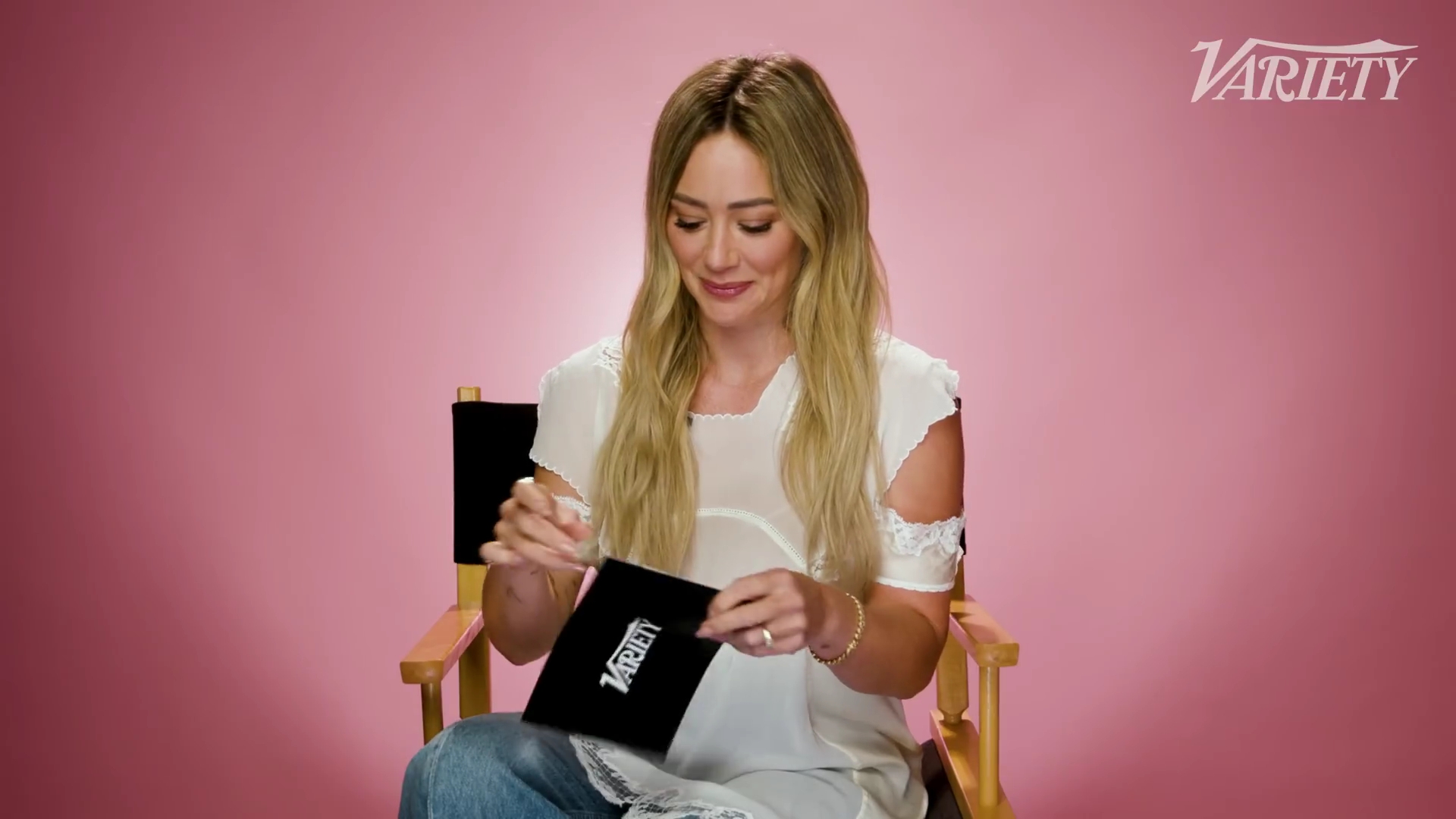 DailyDuff-dot-nl_2025Varierty-DoesHilaryDuffKnowHerLyrics0006.jpg DailyDuff-dot-nl_2025Varierty-DoesHilaryDuffKnowHerLyrics0006.jpg