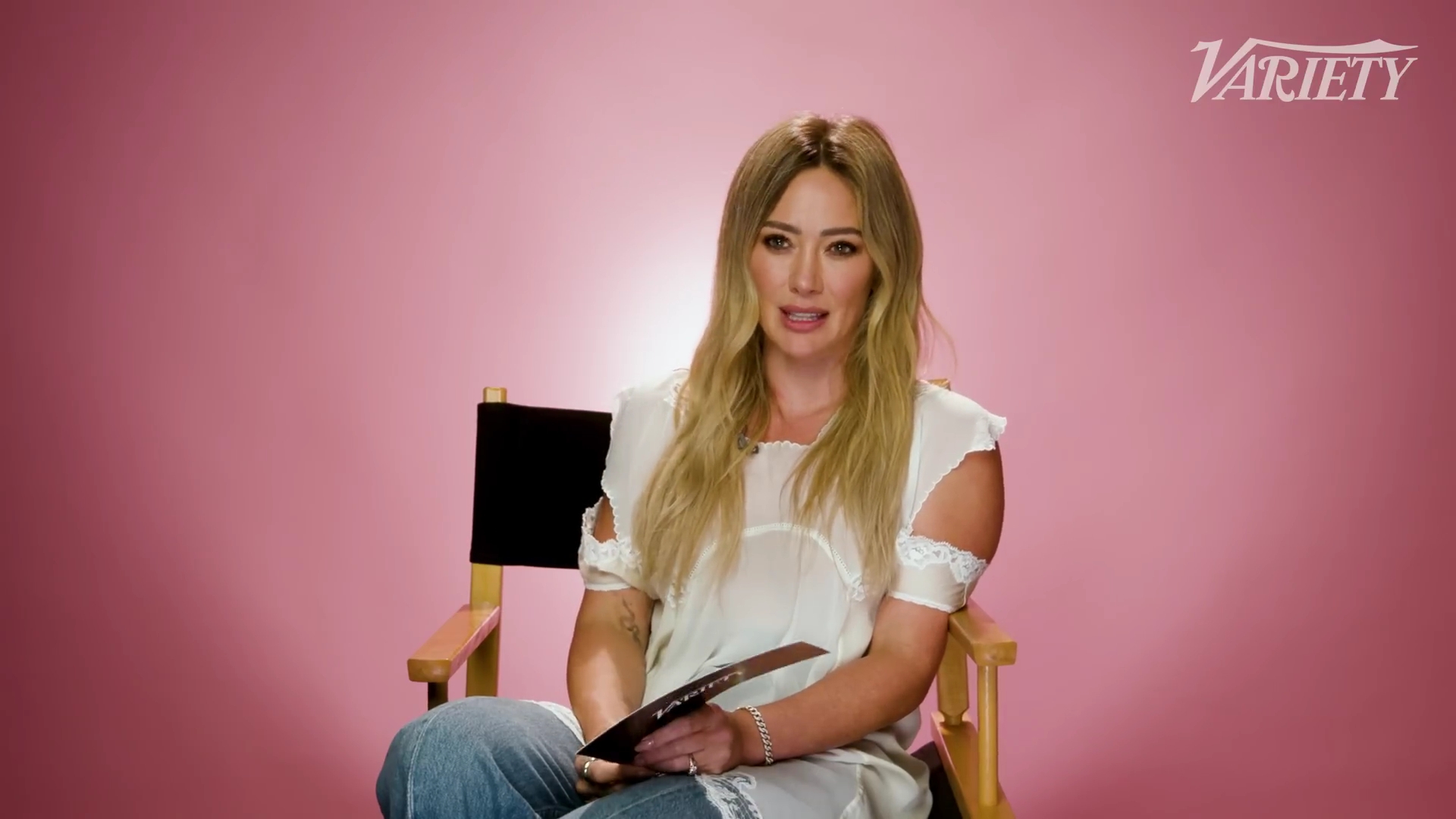 DailyDuff-dot-nl_2025Varierty-DoesHilaryDuffKnowHerLyrics0227.jpg DailyDuff-dot-nl_2025Varierty-DoesHilaryDuffKnowHerLyrics0227.jpg