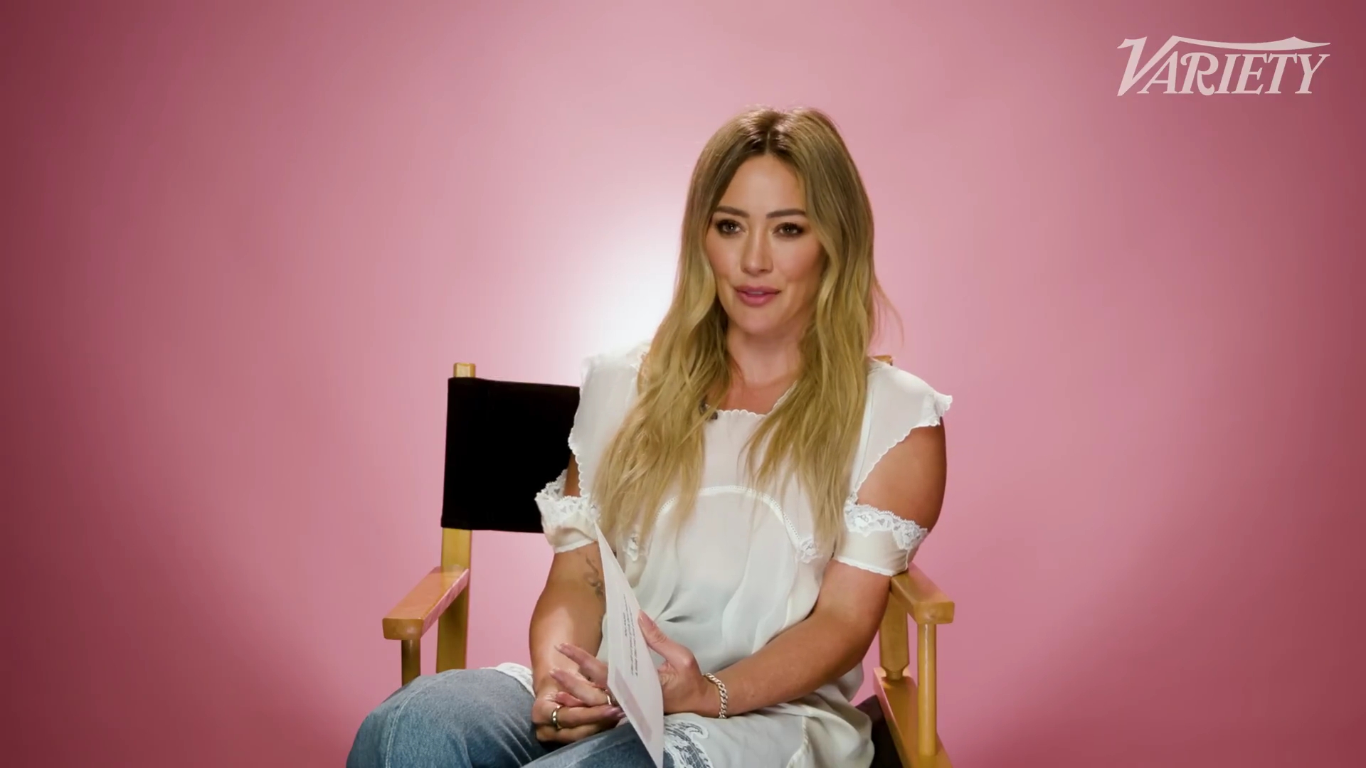 DailyDuff-dot-nl_2025Varierty-DoesHilaryDuffKnowHerLyrics0231.jpg DailyDuff-dot-nl_2025Varierty-DoesHilaryDuffKnowHerLyrics0231.jpg