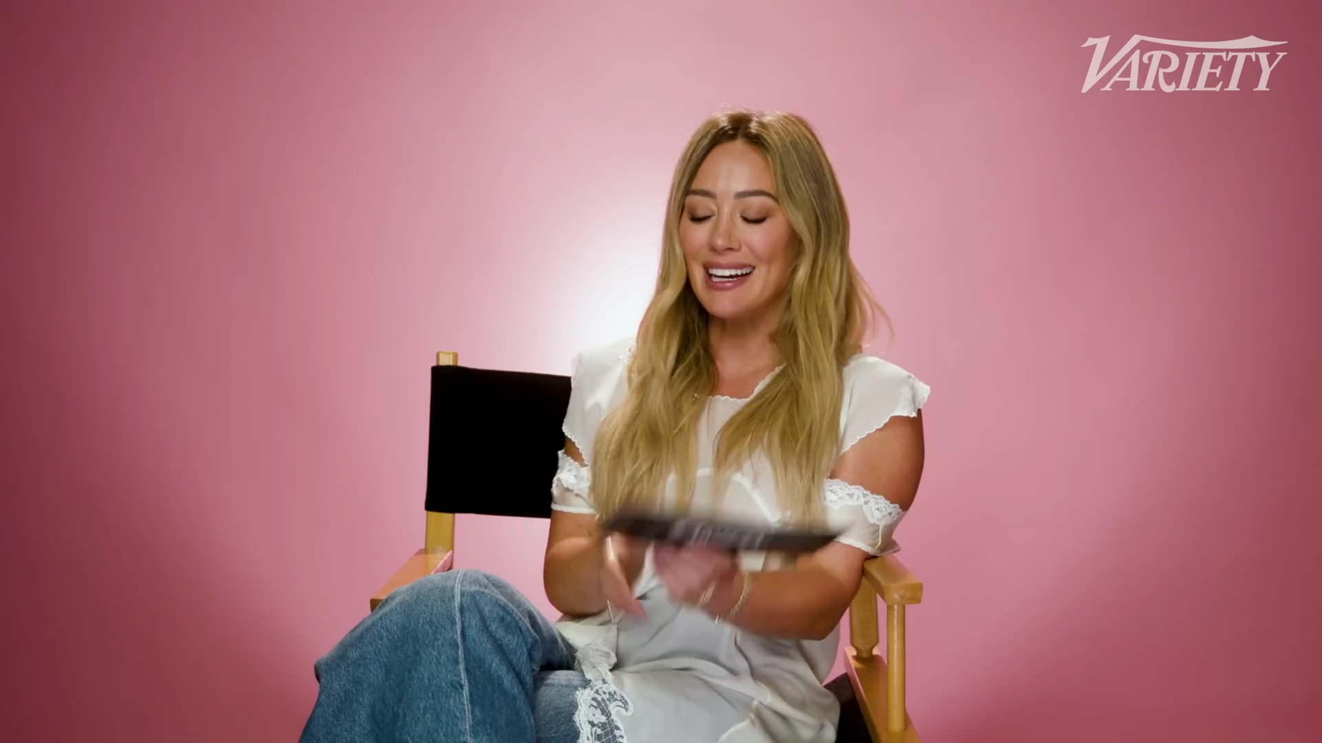 DailyDuff-dot-nl_2025Varierty-DoesHilaryDuffKnowHerLyrics0289.jpg DailyDuff-dot-nl_2025Varierty-DoesHilaryDuffKnowHerLyrics0289.jpg