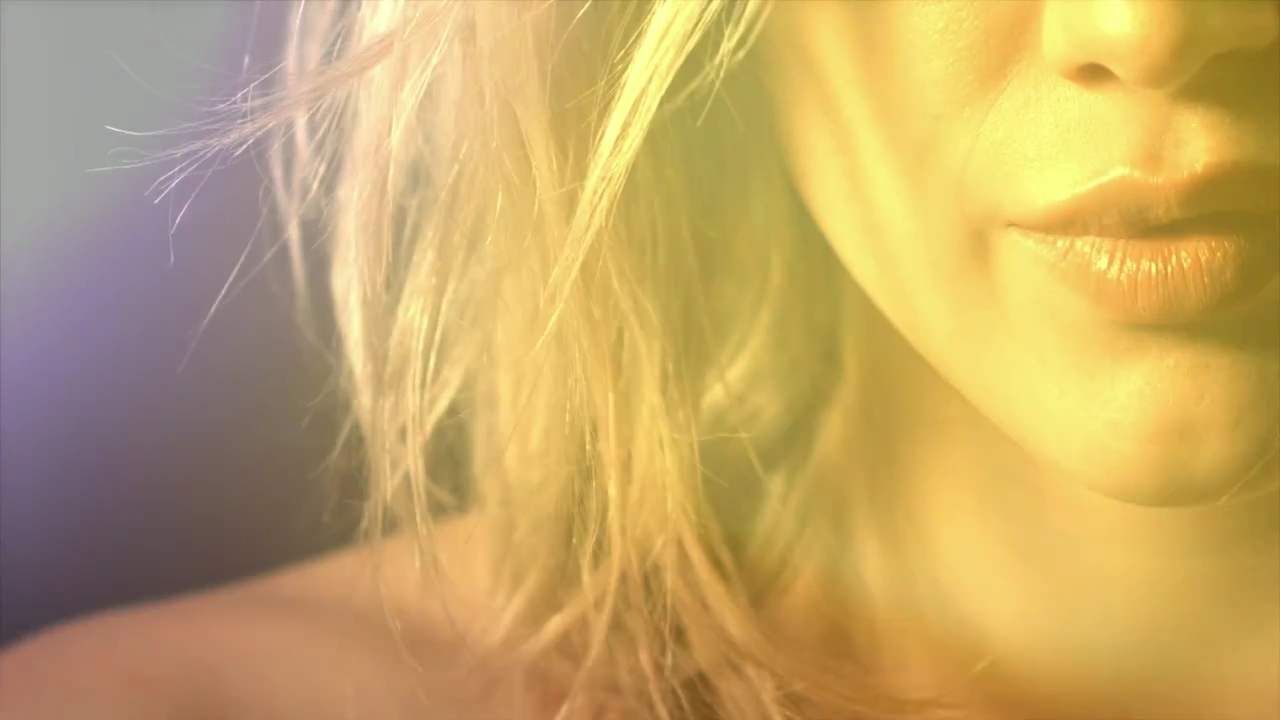 DailyDuff-dot-nl_AllAboutYouLyricsVideo0014.jpg