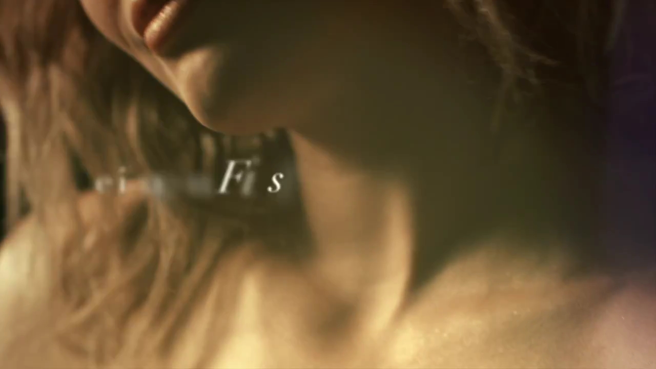 DailyDuff-dot-nl_AllAboutYouLyricsVideo0041.jpg