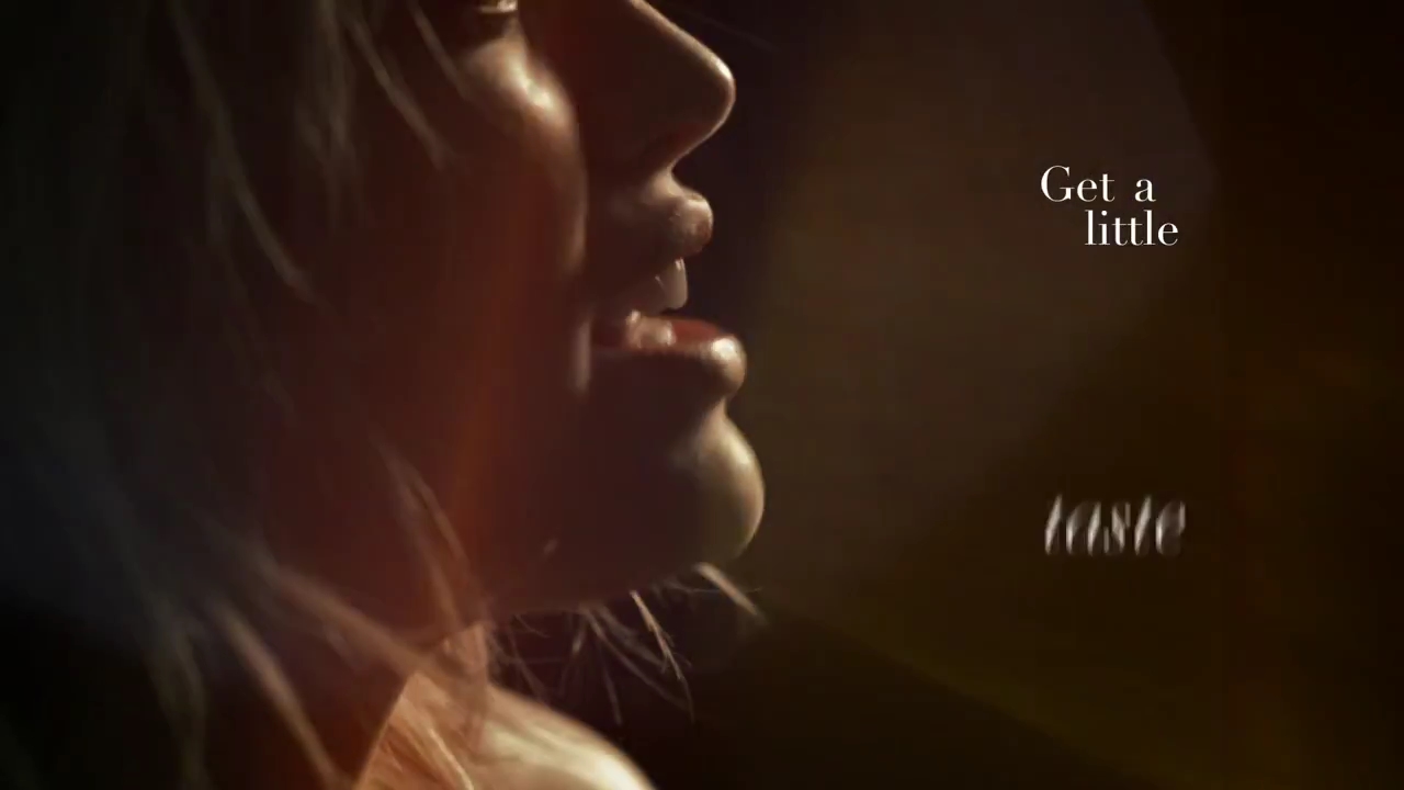 DailyDuff-dot-nl_AllAboutYouLyricsVideo0080.jpg DailyDuff-dot-nl_AllAboutYouLyricsVideo0080.jpg