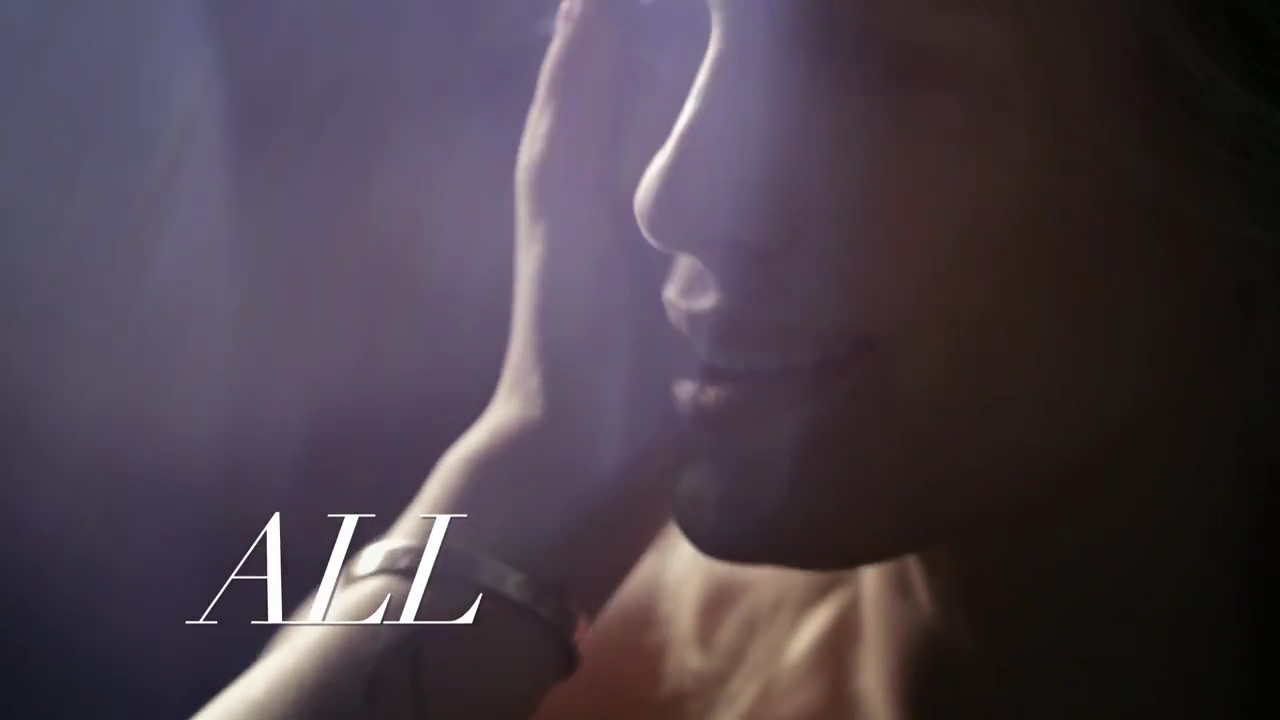 DailyDuff-dot-nl_AllAboutYouLyricsVideo0258.jpg DailyDuff-dot-nl_AllAboutYouLyricsVideo0258.jpg