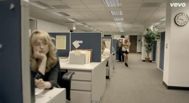 dailyduff-dot-nl-ChasingTheSun_MusicVideo0010.jpg