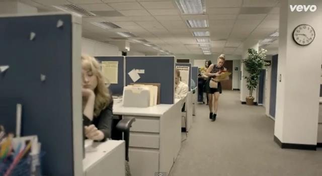 dailyduff-dot-nl-ChasingTheSun_MusicVideo0012.jpg