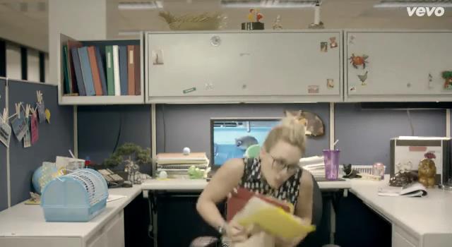 dailyduff-dot-nl-ChasingTheSun_MusicVideo0017.jpg