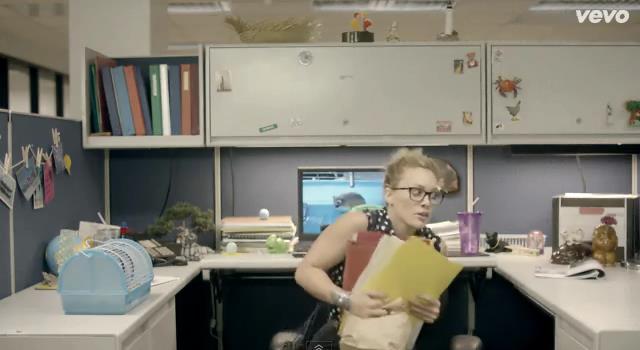 dailyduff-dot-nl-ChasingTheSun_MusicVideo0018.jpg
