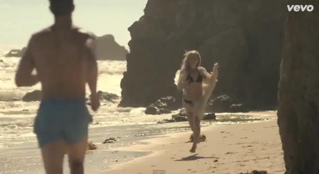 dailyduff-dot-nl-ChasingTheSun_MusicVideo0069.jpg dailyduff-dot-nl-ChasingTheSun_MusicVideo0069.jpg