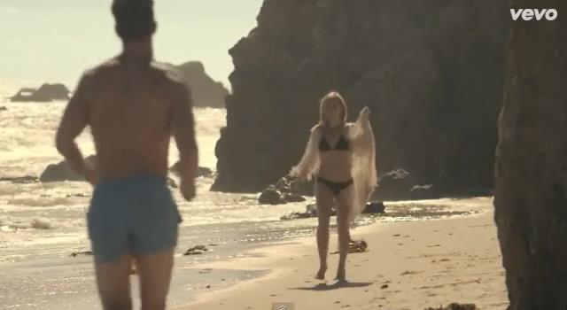 dailyduff-dot-nl-ChasingTheSun_MusicVideo0070.jpg