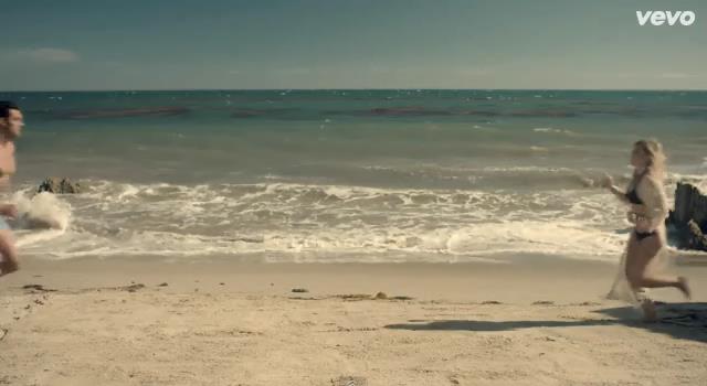 dailyduff-dot-nl-ChasingTheSun_MusicVideo0093.jpg dailyduff-dot-nl-ChasingTheSun_MusicVideo0093.jpg