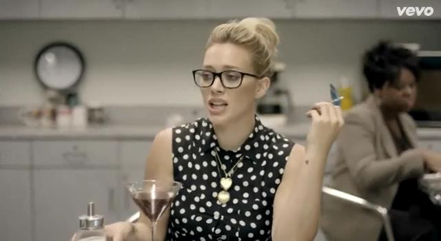 dailyduff-dot-nl-ChasingTheSun_MusicVideo0119.jpg
