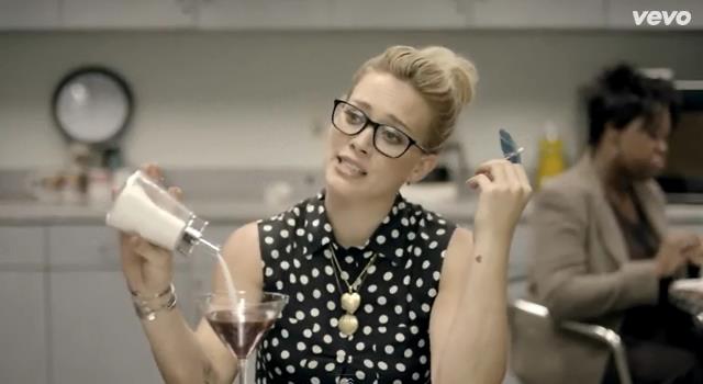dailyduff-dot-nl-ChasingTheSun_MusicVideo0122.jpg
