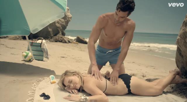 dailyduff-dot-nl-ChasingTheSun_MusicVideo0164.jpg dailyduff-dot-nl-ChasingTheSun_MusicVideo0164.jpg