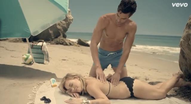 dailyduff-dot-nl-ChasingTheSun_MusicVideo0166.jpg dailyduff-dot-nl-ChasingTheSun_MusicVideo0166.jpg