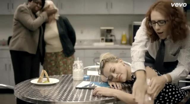 dailyduff-dot-nl-ChasingTheSun_MusicVideo0183.jpg dailyduff-dot-nl-ChasingTheSun_MusicVideo0183.jpg