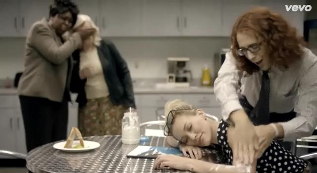 dailyduff-dot-nl-ChasingTheSun_MusicVideo0184.jpg