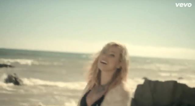 dailyduff-dot-nl-ChasingTheSun_MusicVideo0198.jpg dailyduff-dot-nl-ChasingTheSun_MusicVideo0198.jpg