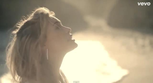 dailyduff-dot-nl-ChasingTheSun_MusicVideo0230.jpg dailyduff-dot-nl-ChasingTheSun_MusicVideo0230.jpg