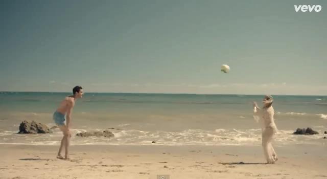 dailyduff-dot-nl-ChasingTheSun_MusicVideo0250.jpg dailyduff-dot-nl-ChasingTheSun_MusicVideo0250.jpg