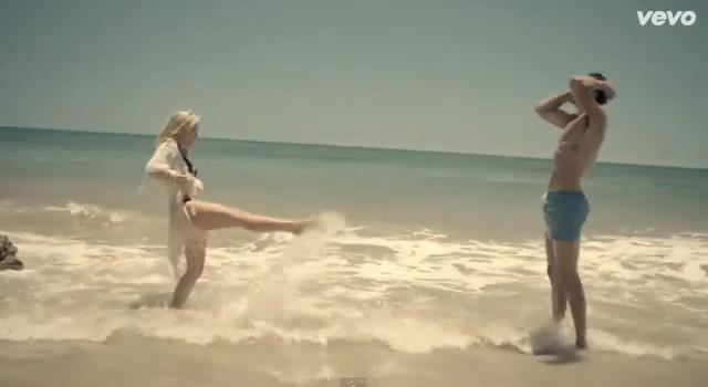 dailyduff-dot-nl-ChasingTheSun_MusicVideo0260.jpg dailyduff-dot-nl-ChasingTheSun_MusicVideo0260.jpg