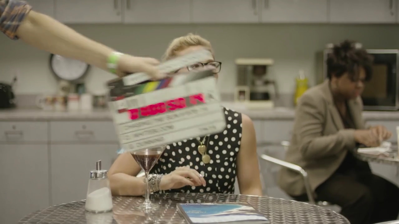 DailyDuff-dot-nl-ChasingTheSunBloopers0327.jpg DailyDuff-dot-nl-ChasingTheSunBloopers0327.jpg