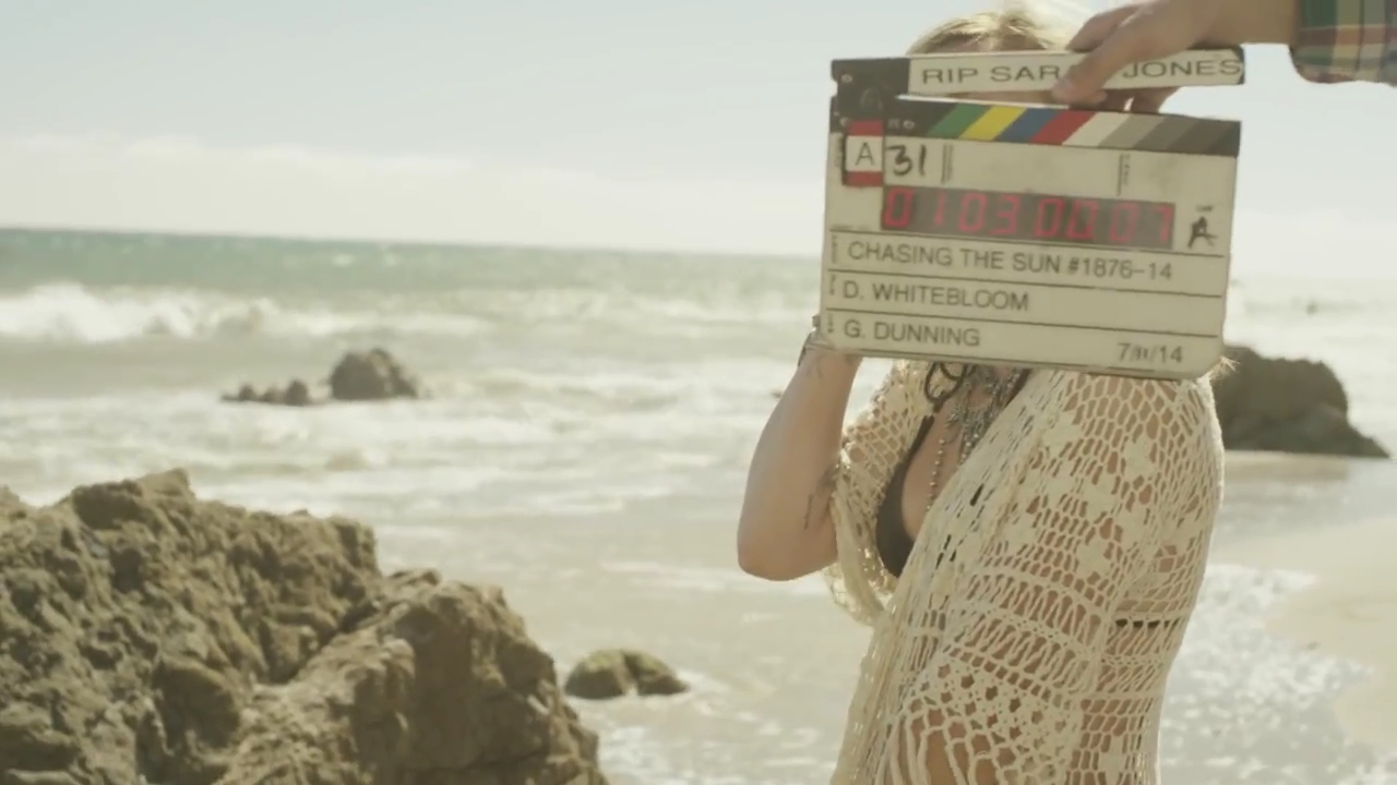 DailyDuff-dot-nl-ChasingTheSunBloopers0421.jpg DailyDuff-dot-nl-ChasingTheSunBloopers0421.jpg