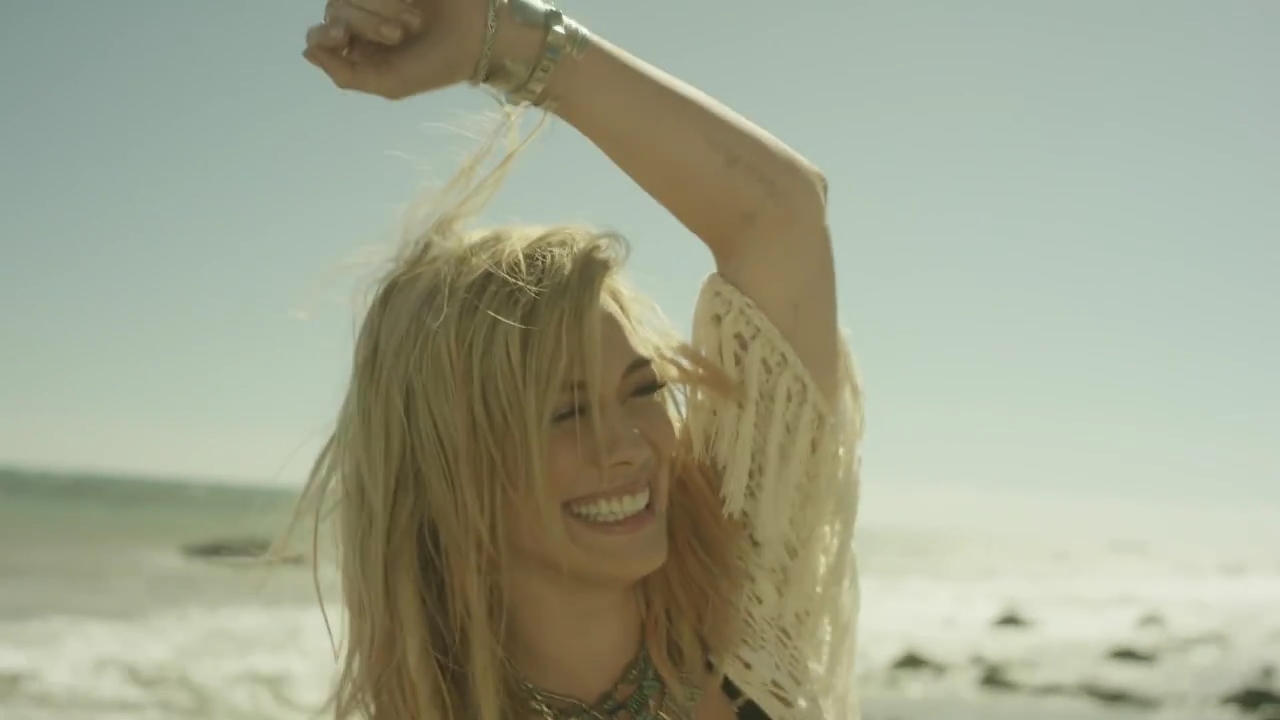 DailyDuff-dot-nl-ChasingTheSunBloopers0471.jpg DailyDuff-dot-nl-ChasingTheSunBloopers0471.jpg