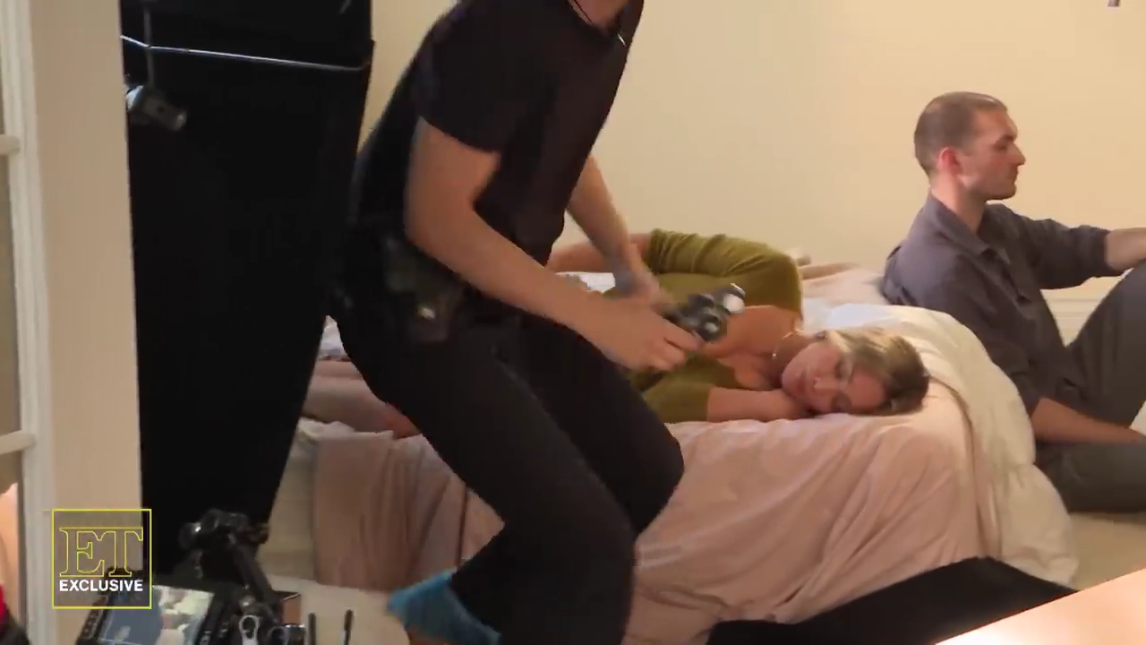 DailyDuff-dot-nl_2025ET-BehindTheScenesofRoommatesClip0058.jpg DailyDuff-dot-nl_2025ET-BehindTheScenesofRoommatesClip0058.jpg