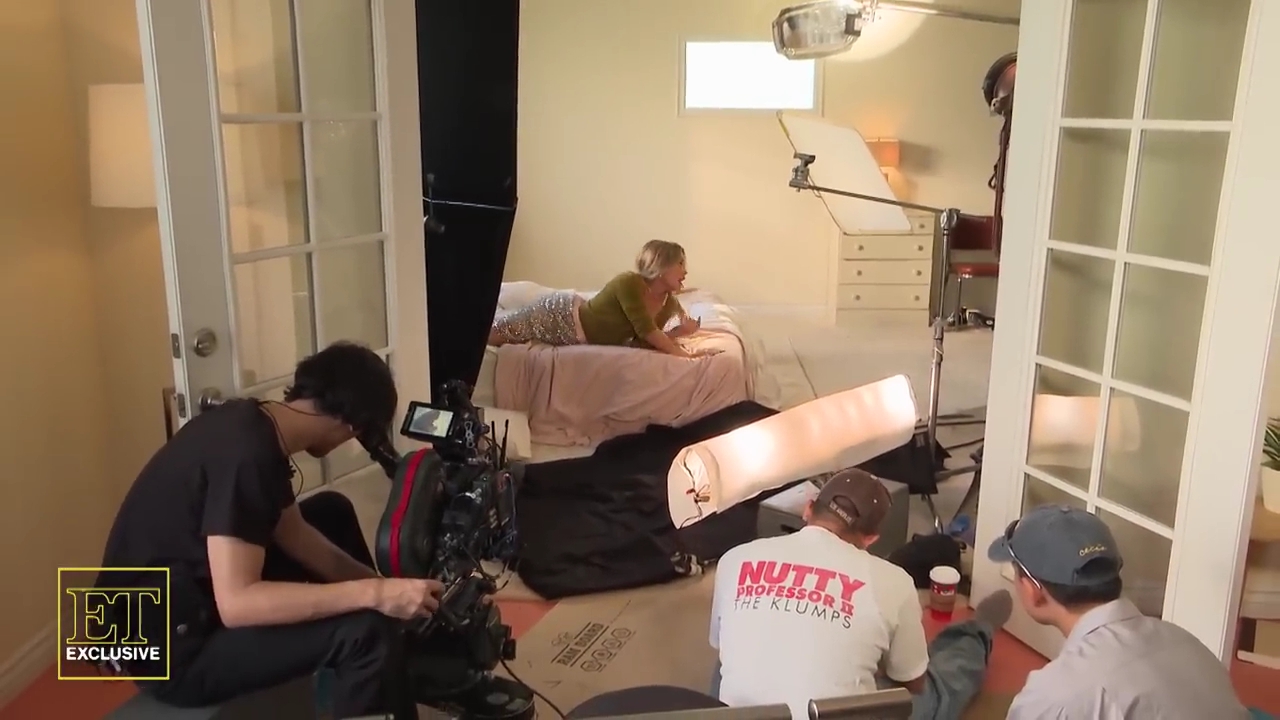 DailyDuff-dot-nl_2025ET-BehindTheScenesofRoommatesClip0068.jpg DailyDuff-dot-nl_2025ET-BehindTheScenesofRoommatesClip0068.jpg