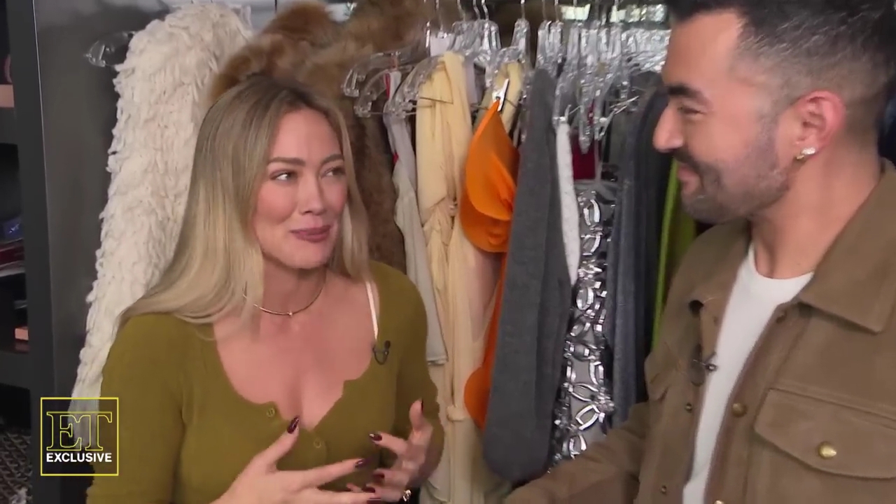 DailyDuff-dot-nl_2025ET-BehindTheScenesofRoommatesClip0181.jpg DailyDuff-dot-nl_2025ET-BehindTheScenesofRoommatesClip0181.jpg