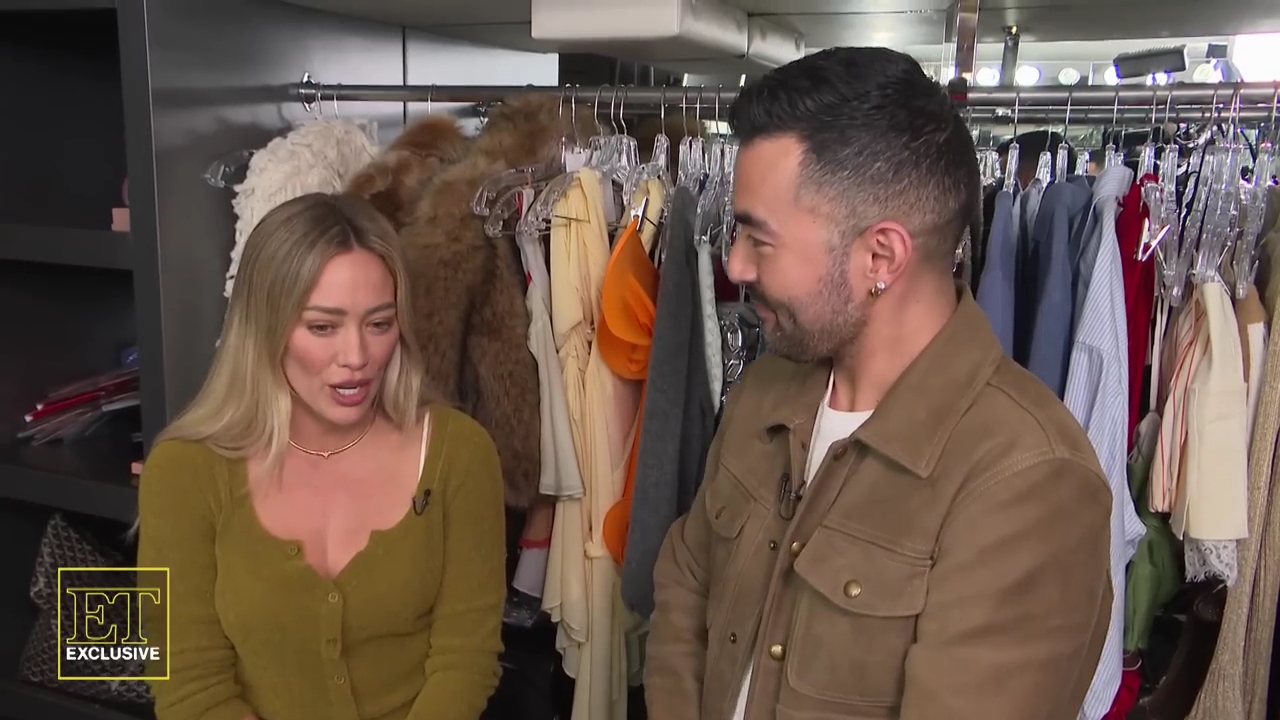 DailyDuff-dot-nl_2025ET-BehindTheScenesofRoommatesClip0319.jpg DailyDuff-dot-nl_2025ET-BehindTheScenesofRoommatesClip0319.jpg