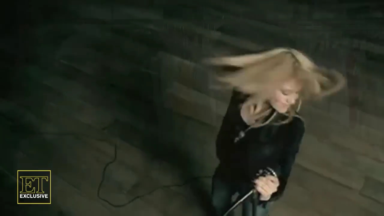 DailyDuff-dot-nl_2025ET-BehindTheScenesofRoommatesClip0390.jpg DailyDuff-dot-nl_2025ET-BehindTheScenesofRoommatesClip0390.jpg