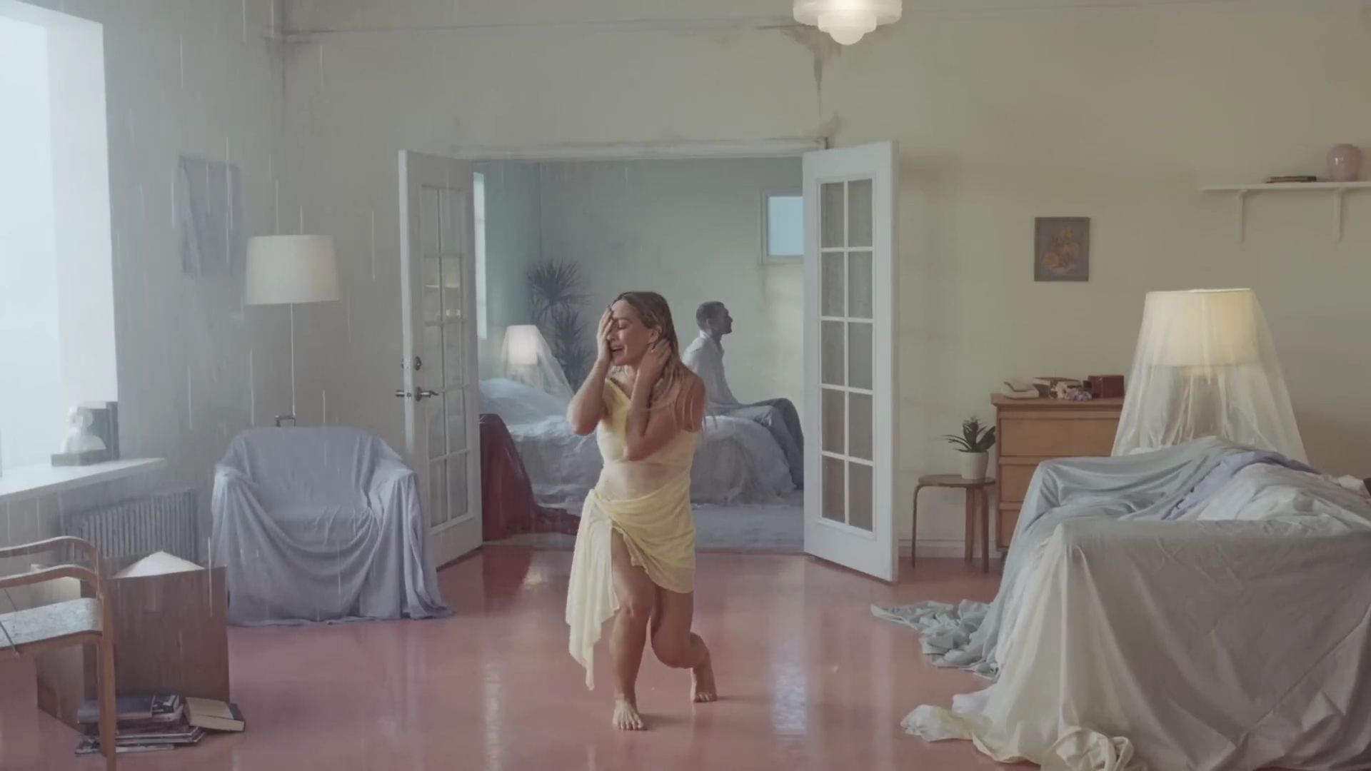 Daily-Duff-dot-NL-Roommates-BehindTheScenes0198.jpg Daily-Duff-dot-NL-Roommates-BehindTheScenes0198.jpg