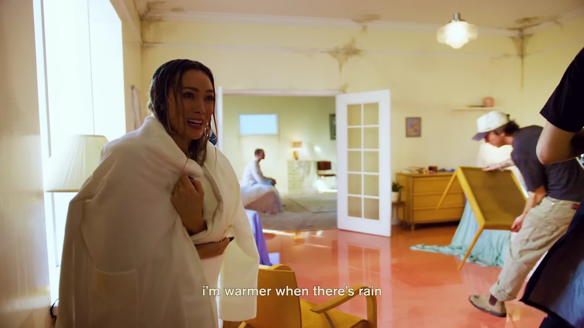 Daily-Duff-dot-NL-Roommates-BehindTheScenes0205.jpg Daily-Duff-dot-NL-Roommates-BehindTheScenes0205.jpg