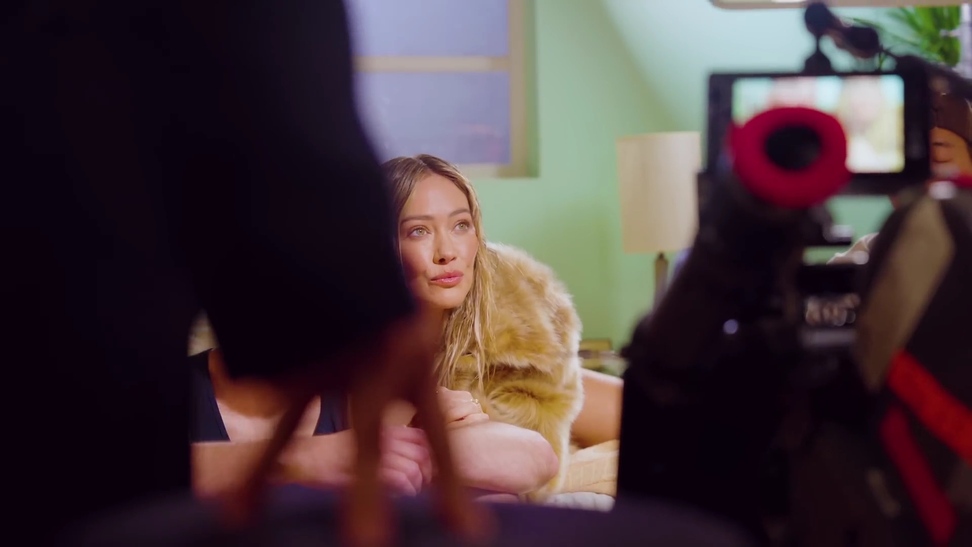 Daily-Duff-dot-NL-Roommates-BehindTheScenes0302.jpg Daily-Duff-dot-NL-Roommates-BehindTheScenes0302.jpg