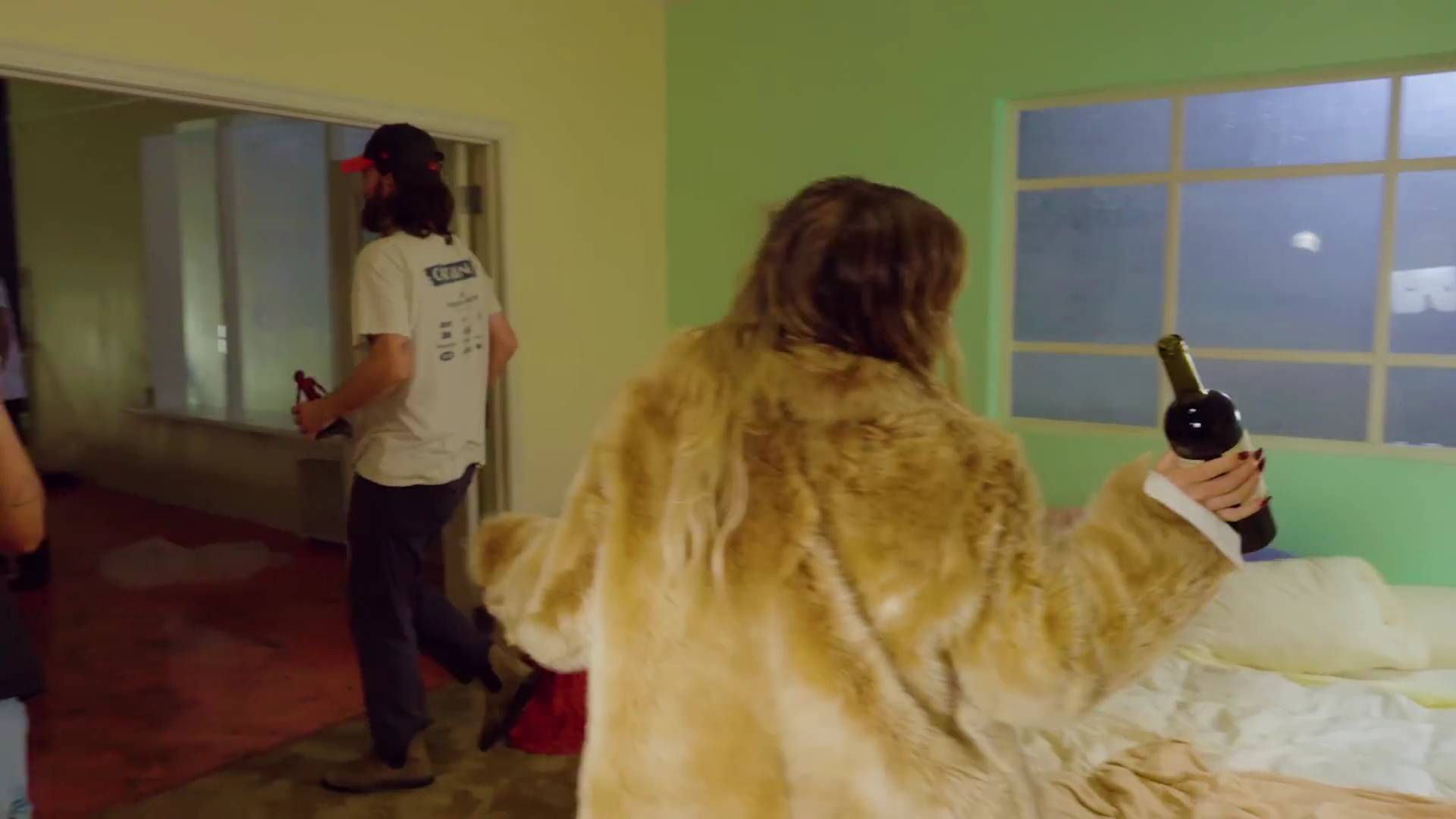 Daily-Duff-dot-NL-Roommates-BehindTheScenes0326.jpg Daily-Duff-dot-NL-Roommates-BehindTheScenes0326.jpg