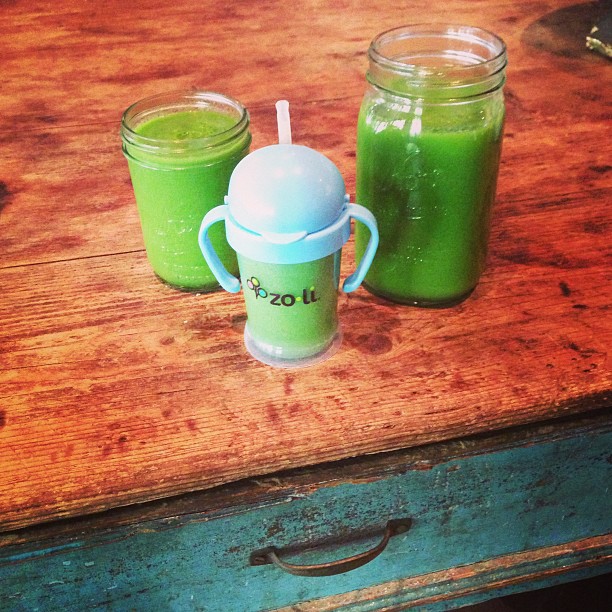 12 februari: Mines the big btw...a nice little glowing green drink to start the day right!
 12 februari: Mines the big btw...a nice little glowing green drink to start the day right!