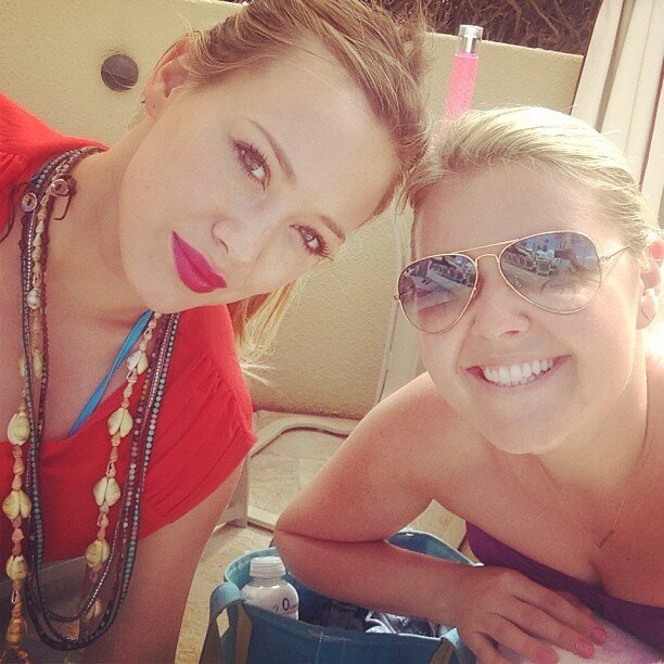 26 februari: Poolside with @lowenban #sorry @linzban
