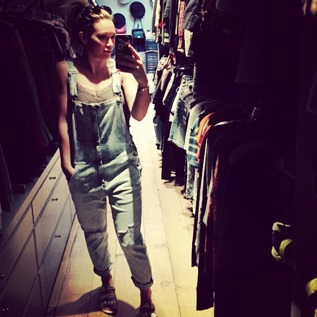 15 Januari: Overalls be like errthang to me today. 😛#currantelliot #comfybigbaby 
