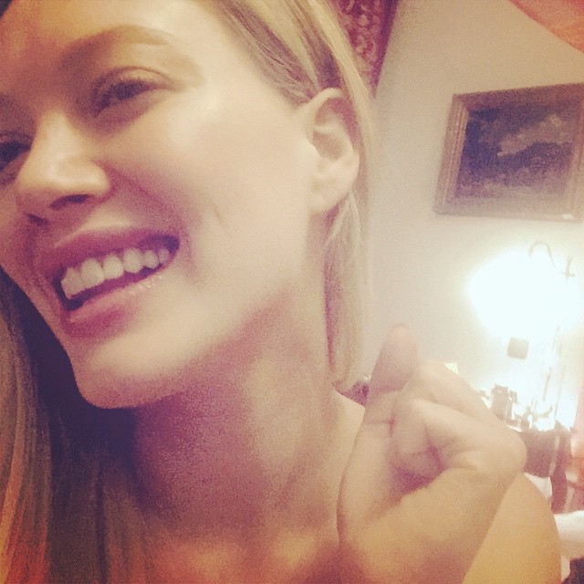 04 Februari: Uh oh. I'm on sleeeep!!! Day 3 recording in #sweden lovin it
