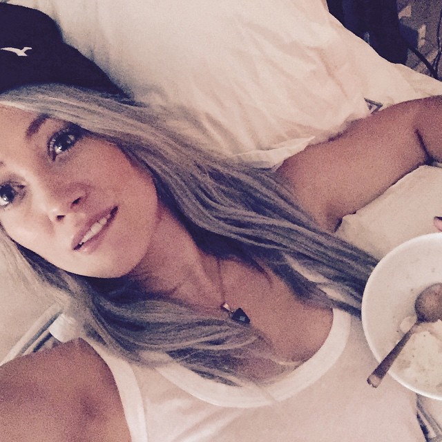27 april: Raging hard this #Sunday. #icecream in bed #empire
