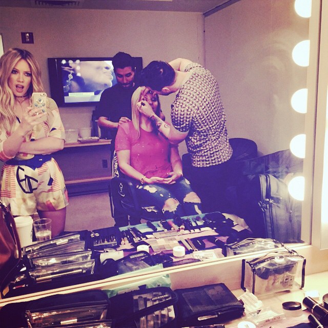 15 juni: This bish thinks because it's her birthday she can steel my glam!! Grrrrrrr @lowenban @adambreuchaud @etienneortega
